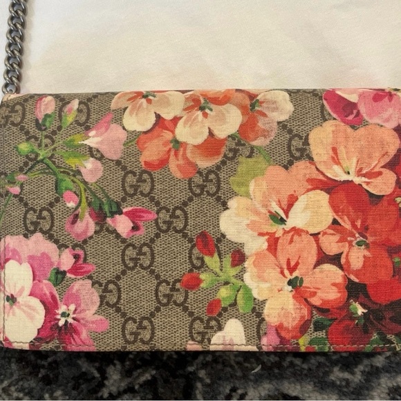 Gucci Blooms Floral Wallet on Chain - Picture 2 of 13